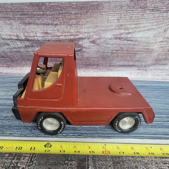 Vintage Nylint Pressed Steel cabover semi parts/repair missing windshield red - Picture 1 of 7
